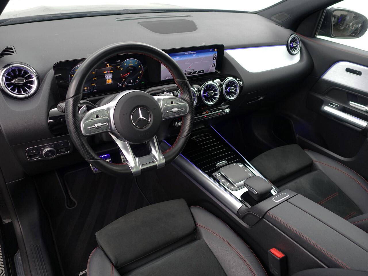 Mercedes-Benz GLA-KLASSE 250 4MATIC AMG Night Edition Aut- NAP 12dkm, Panoramadak, Sfeerverlichting, Carplay, Xenon Led, Alcantara Sport Interieur