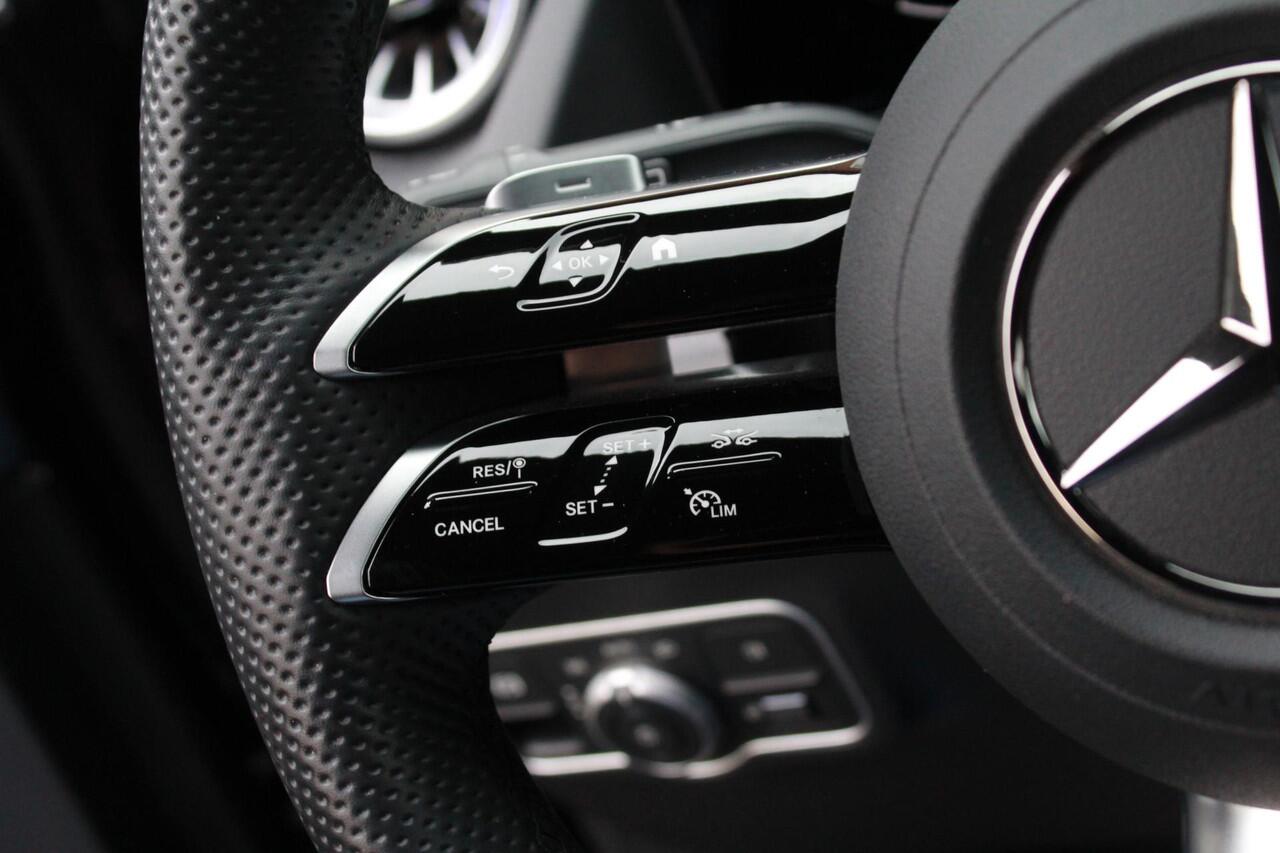 Mercedes-Benz GLA-KLASSE 250 e AMG Line | | memory | trekh | distronic |