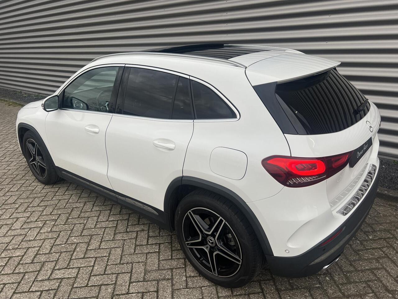Mercedes-Benz GLA-KLASSE 200 AMG Pano Sfeer Camera
