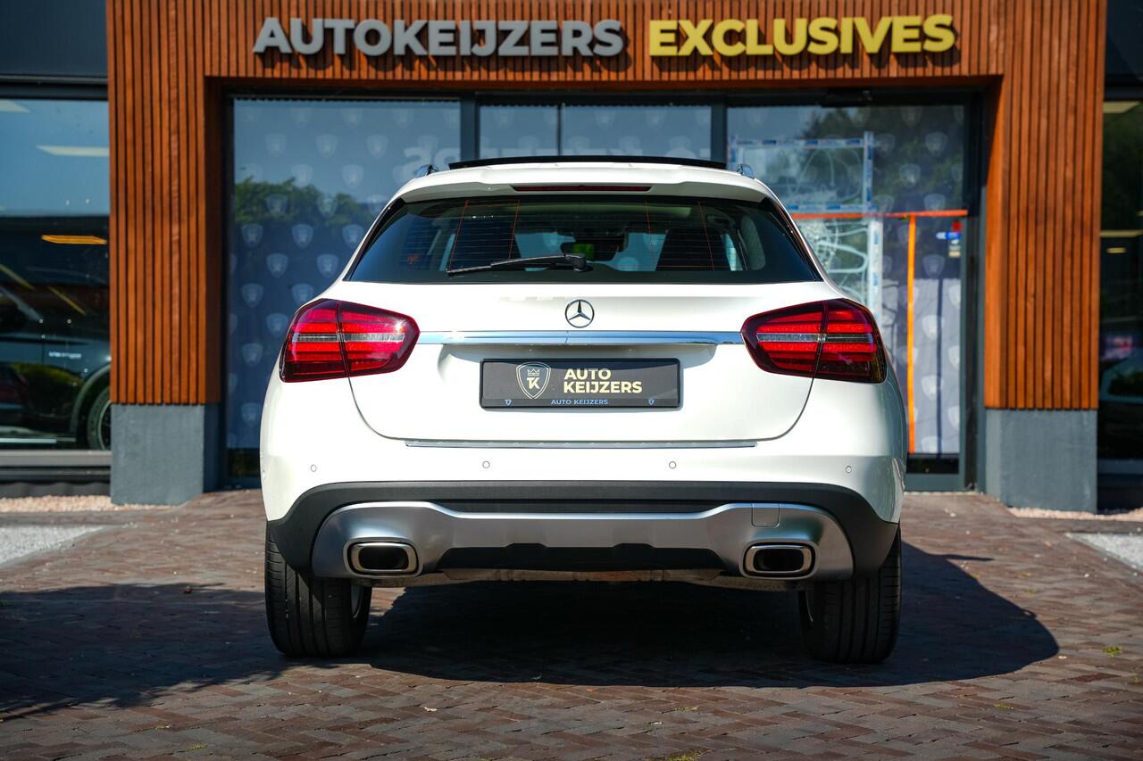 Mercedes-Benz GLA-KLASSE 180 Sport Edition Panoramadak Airco Stoelverw. PDC