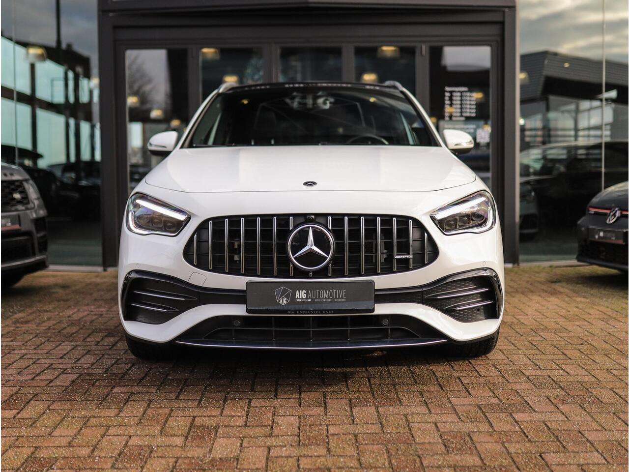 Mercedes-Benz GLA-KLASSE AMG 35 4MATIC | Trekhaak | Camera | Pano | Sfeerverlichting | Stoelverw.