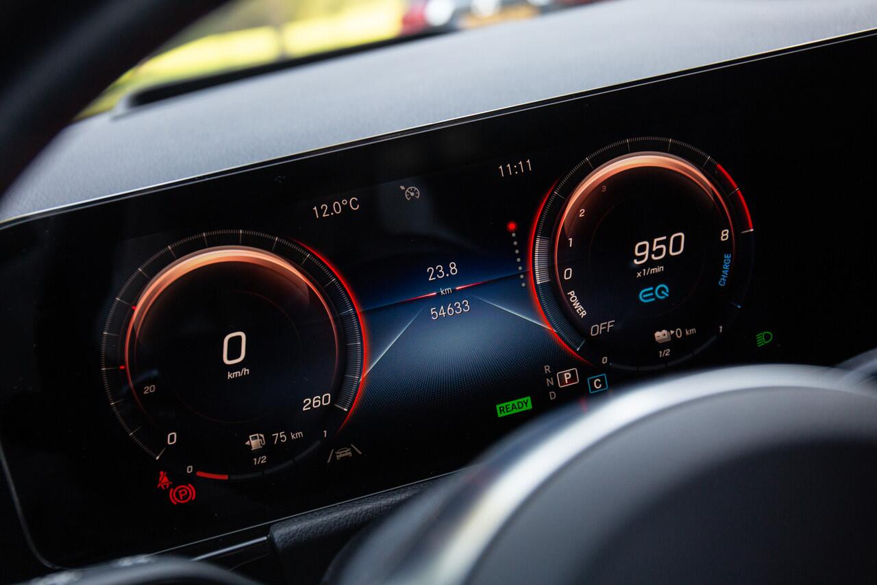 Mercedes-Benz GLA-KLASSE 250 e AMG Line , Panoramadak, Sfeerverlichting,