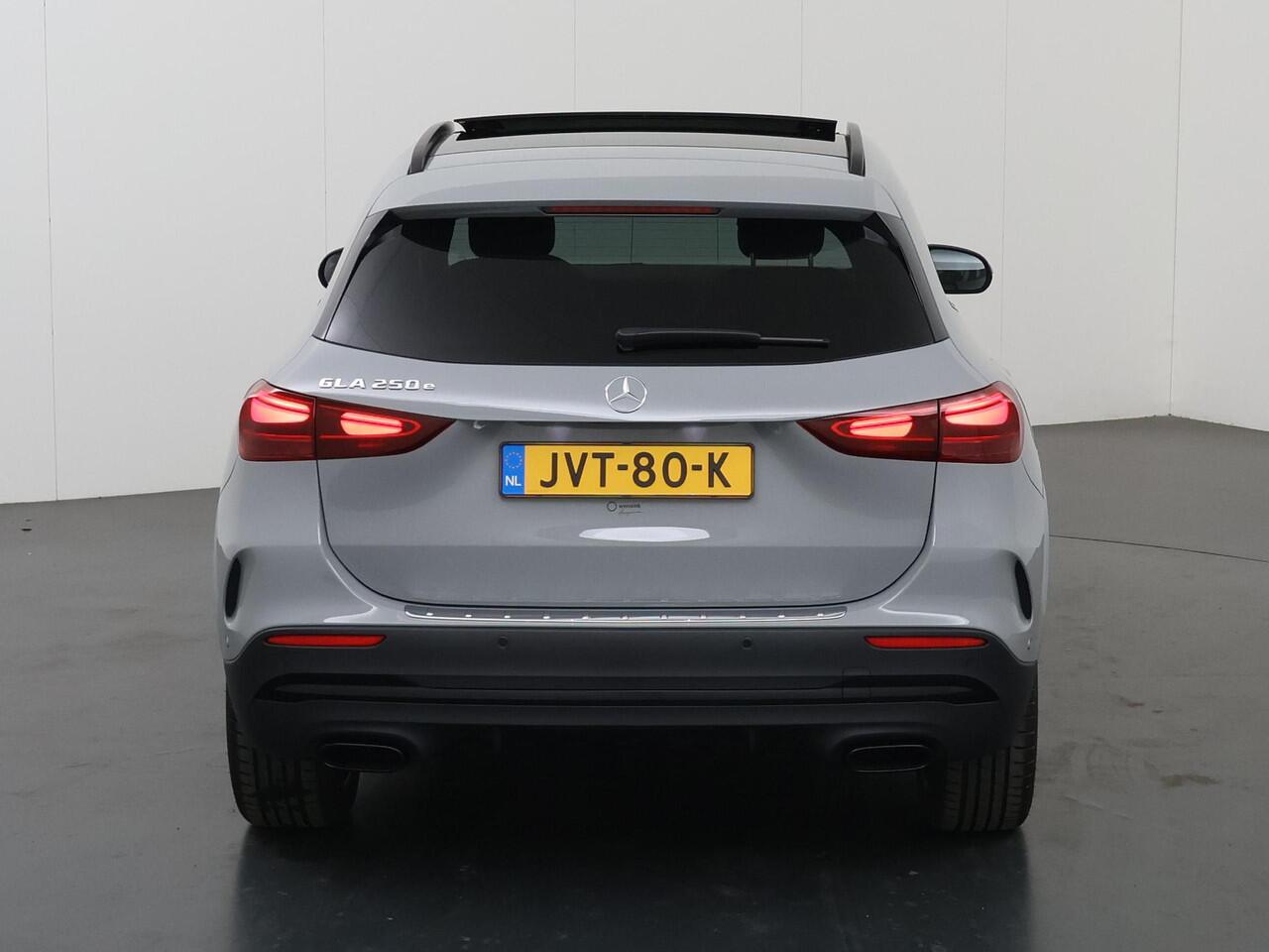 Mercedes-Benz GLA-KLASSE 250 e AMG Line | Panoramadak | Trekhaak | 20 inch | Night pakket |