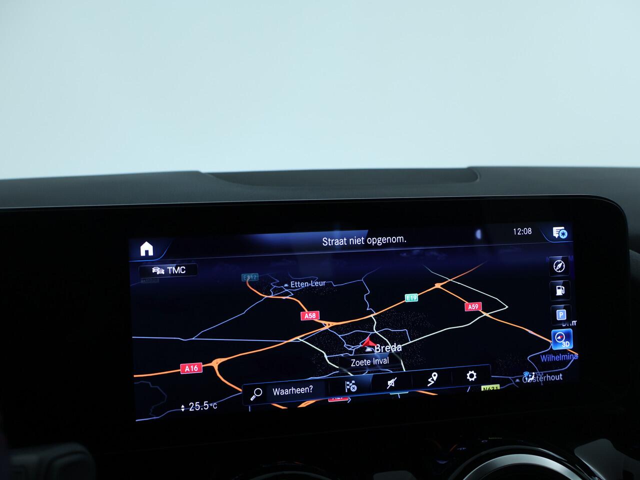 Mercedes-Benz GLA-KLASSE 180 Style | Stoelverwarming | Elektrisch bedienbare achterklep | Led koplampen | Spiegel pakket | Inclusief 24 maanden MB Certified garantie voor Europa.