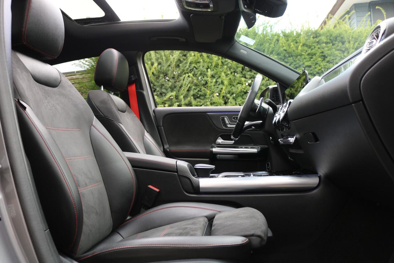 Mercedes-Benz GLA-KLASSE AMG 35 4MATIC AMG NightPakket 306PK (31.249Km Panodak Sportleder/Memory Carplay Burmester Widescreen M-Bux Full-Led 20InchAMG PrivacyGlass)