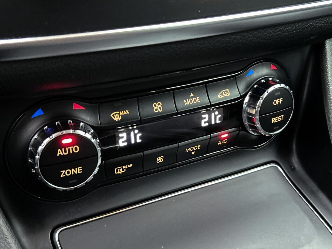 Mercedes-Benz GLA-KLASSE 200 AMG Sport Edition | 19 inch multispaaks AMG-velgen | AMG exterieur + Urban interieur/zwart lederlook Comand Navigatie | Inclusief 24 maanden MB Certified garantie voor Europa.