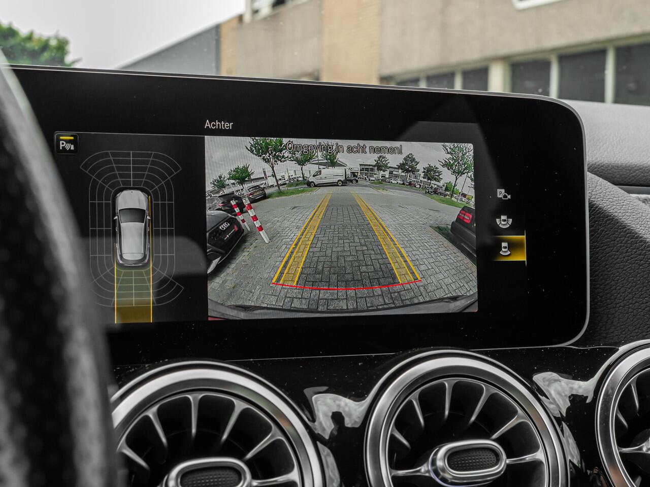 Mercedes-Benz GLA-KLASSE 200 AMG Line CAMERA 19 INCH DODEHOEK WIDESCREEN MULTI LED