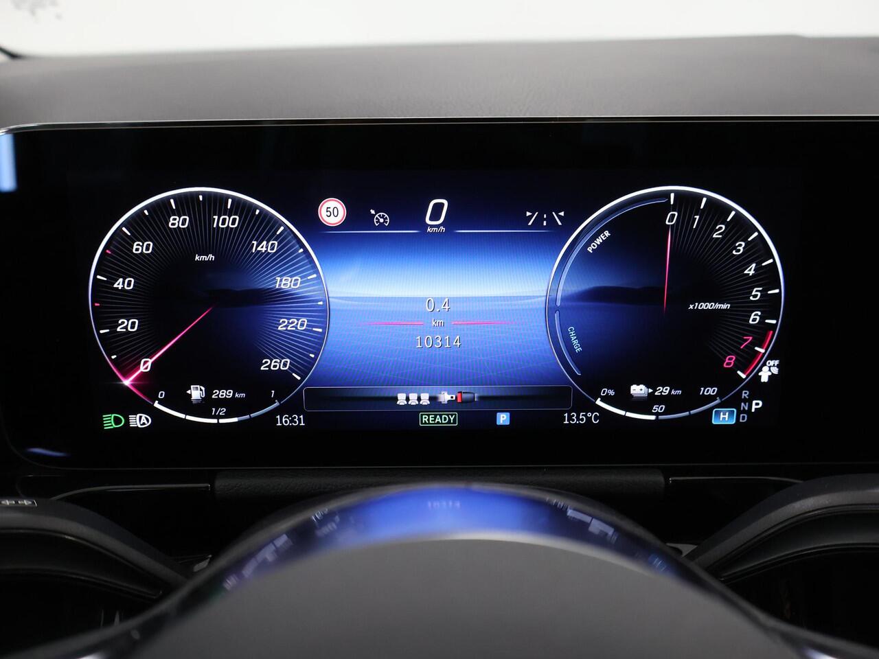 Mercedes-Benz GLA-KLASSE 250 e Luxury Line | Trekhaak | Elektrische achterklep | Achteruitrijcamera | Winter pakket |