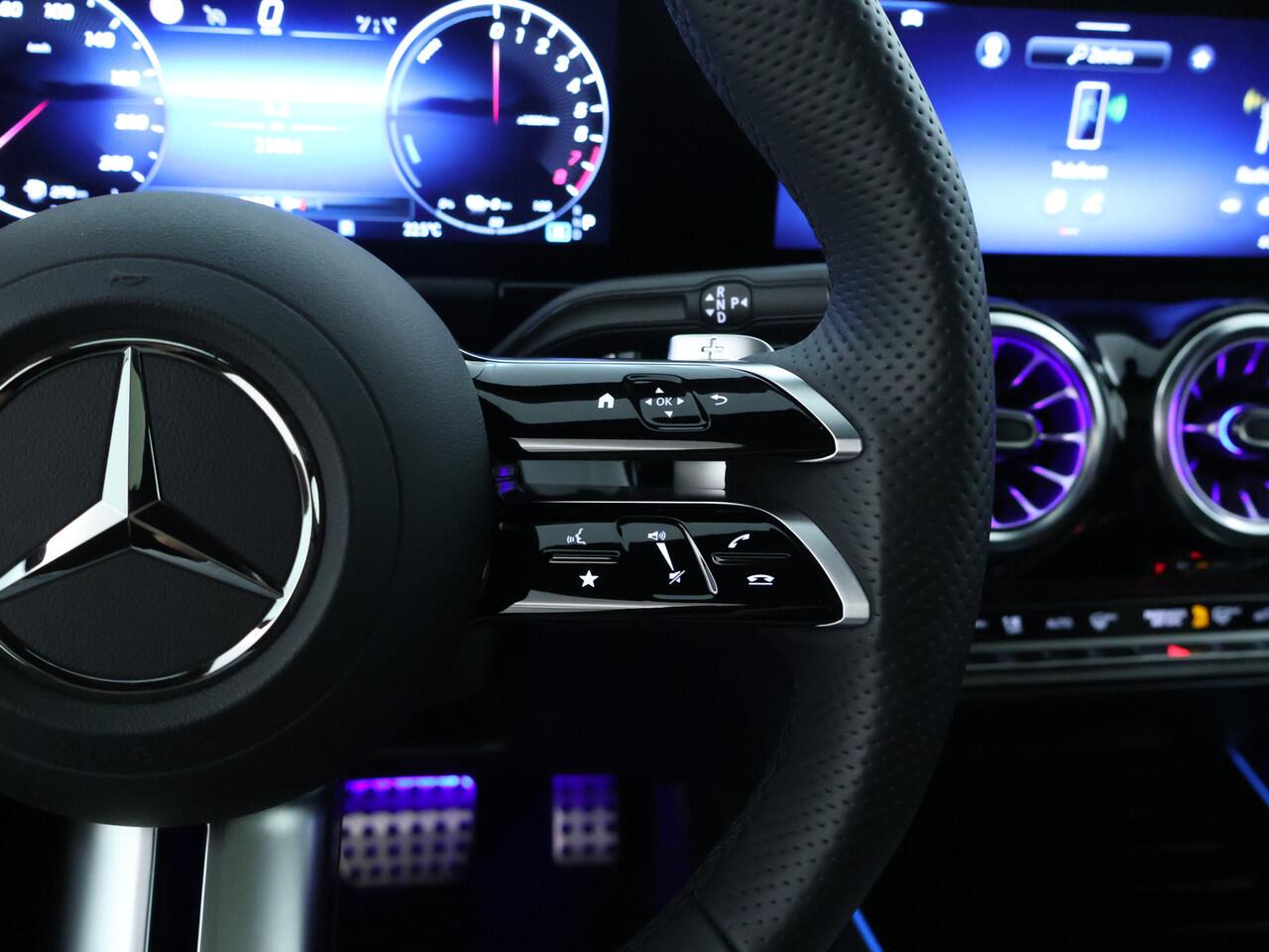 Mercedes-Benz GLA-KLASSE 250 e AMG Plug-In Hybride Panoramadak | Navigatie | MBUX wide screen | Parking support | Inclusief 24 maanden Mercedes-Benz Certified garantie voor Europa.