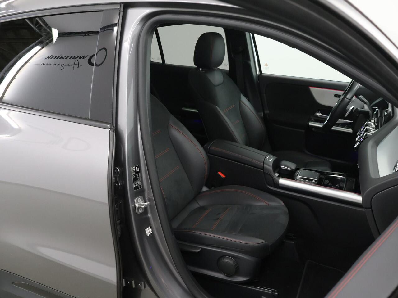 Mercedes-Benz GLA-KLASSE 250 e AMG Line | Panoramadak | Headup | Widescreen | Stoelverwarming | Sfeerverlichting | Apple Carplay |