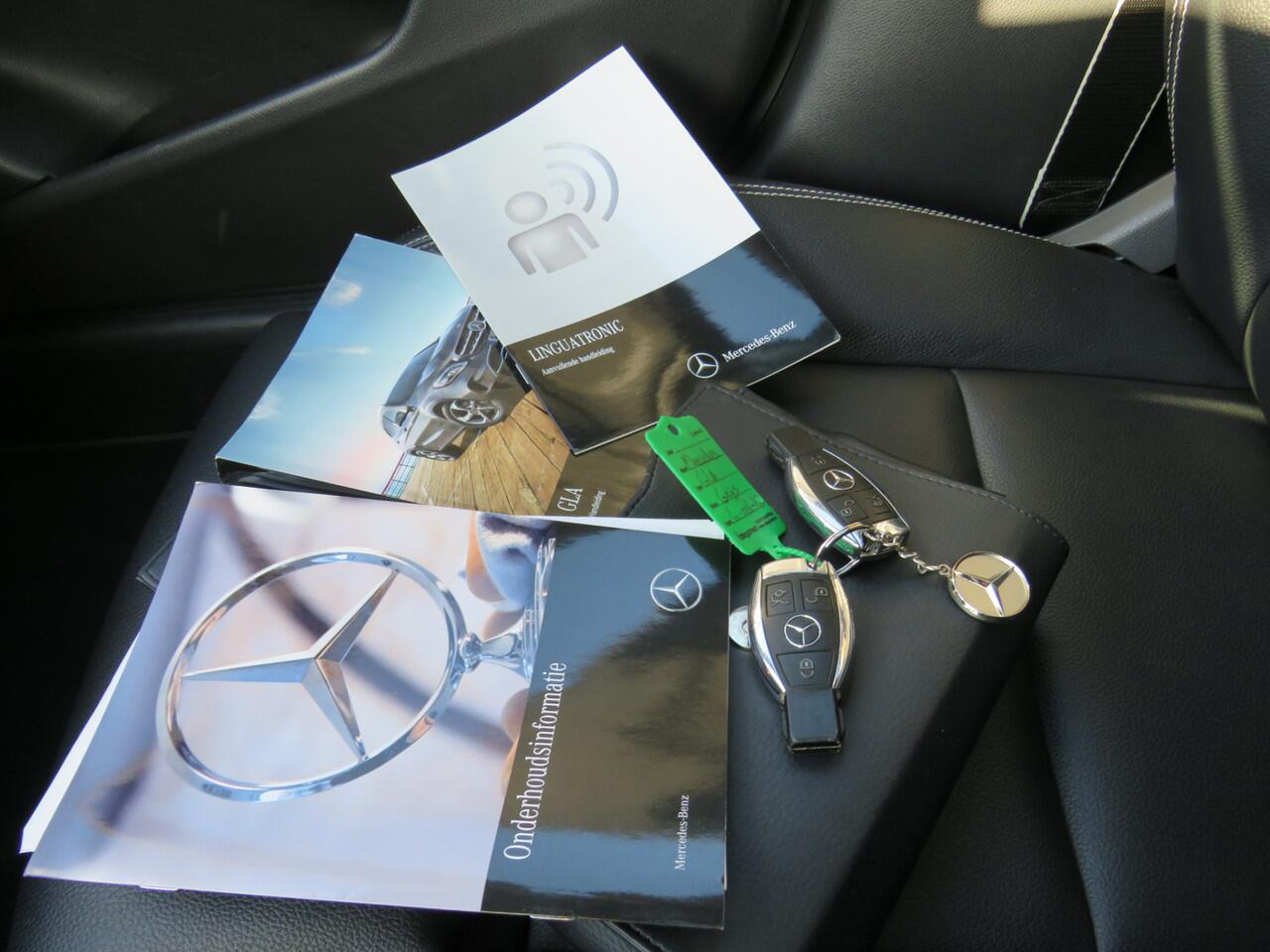 Mercedes-Benz GLA-KLASSE 180 Sport Edition Premium Plus AMG * Rijklaarprijs incl. garantie * Panoramadak * Trekhaak * 360 Camera * Led