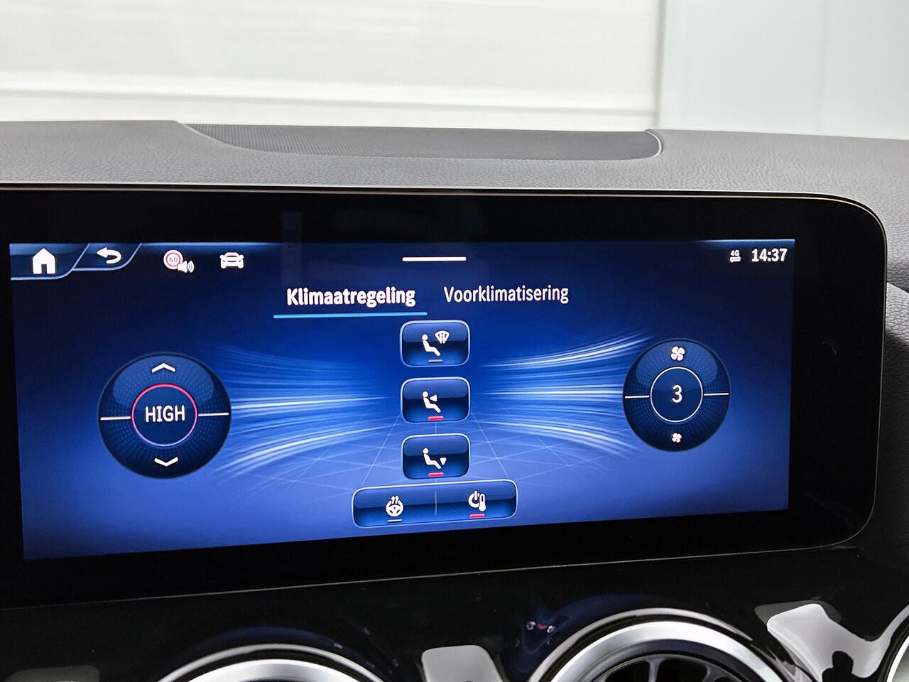 Mercedes-Benz GLA-KLASSE 250 e AMG Plug-In Hybride | Trekhaak | AMG Line | Panoramadak | Parkeerpakket met 360°-camera | Distronic | Stuur en Stoelverwarming. Inclusief 24 maanden MB Certified garantie voor Europa.