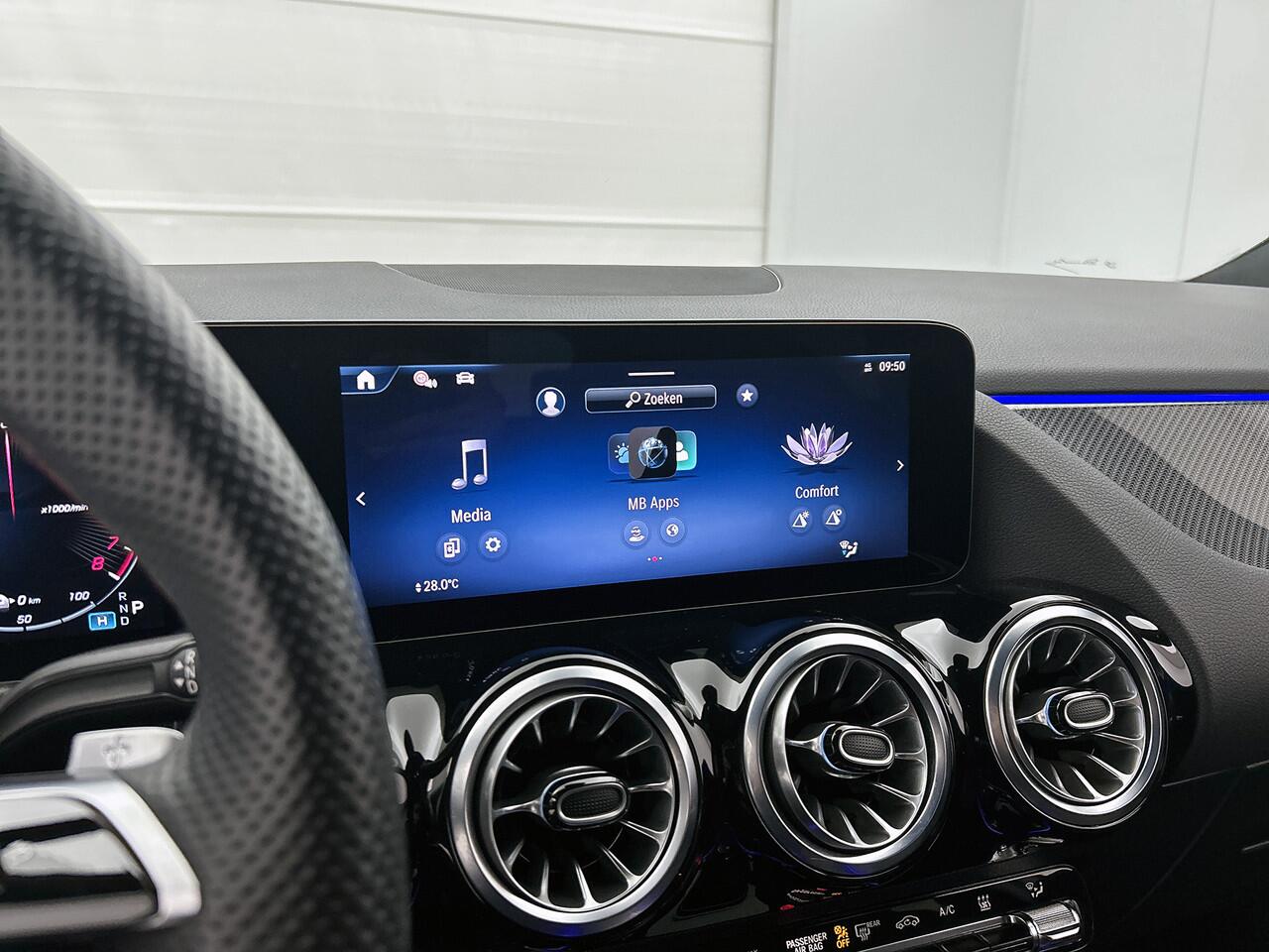 Mercedes-Benz GLA-KLASSE 250 e AMG Plug-In Hybride | AMG Line | Night Pakket | Sfeerverlichting | Stuur en Stoelverwarming |Easy-Pack Achterklep. Inclusief 24 maanden MB Certified garantie voor Europa.