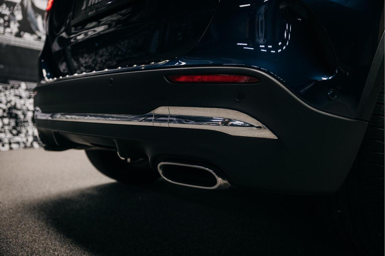 Mercedes-Benz GLA-KLASSE 180 d Business Solution AMG | AMG-Line | Pano | Stoelverwarming | Achteruitrijcamera |