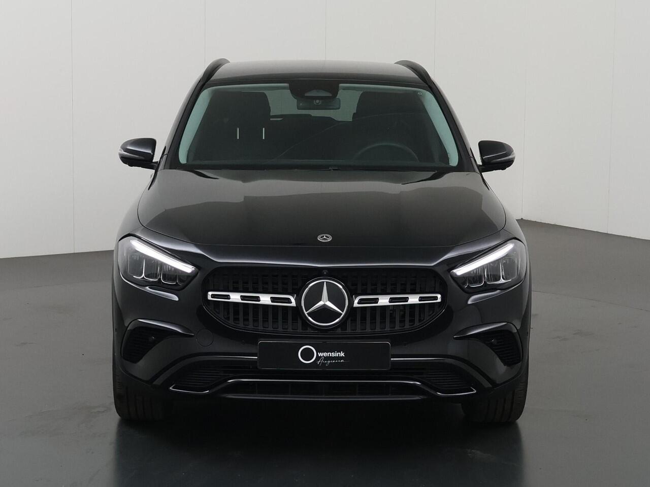 Mercedes-Benz GLA-KLASSE 250 e Luxury Line | Night | Trekhaak | 360 camera | Stuurverwarming | Stoelverwarming |