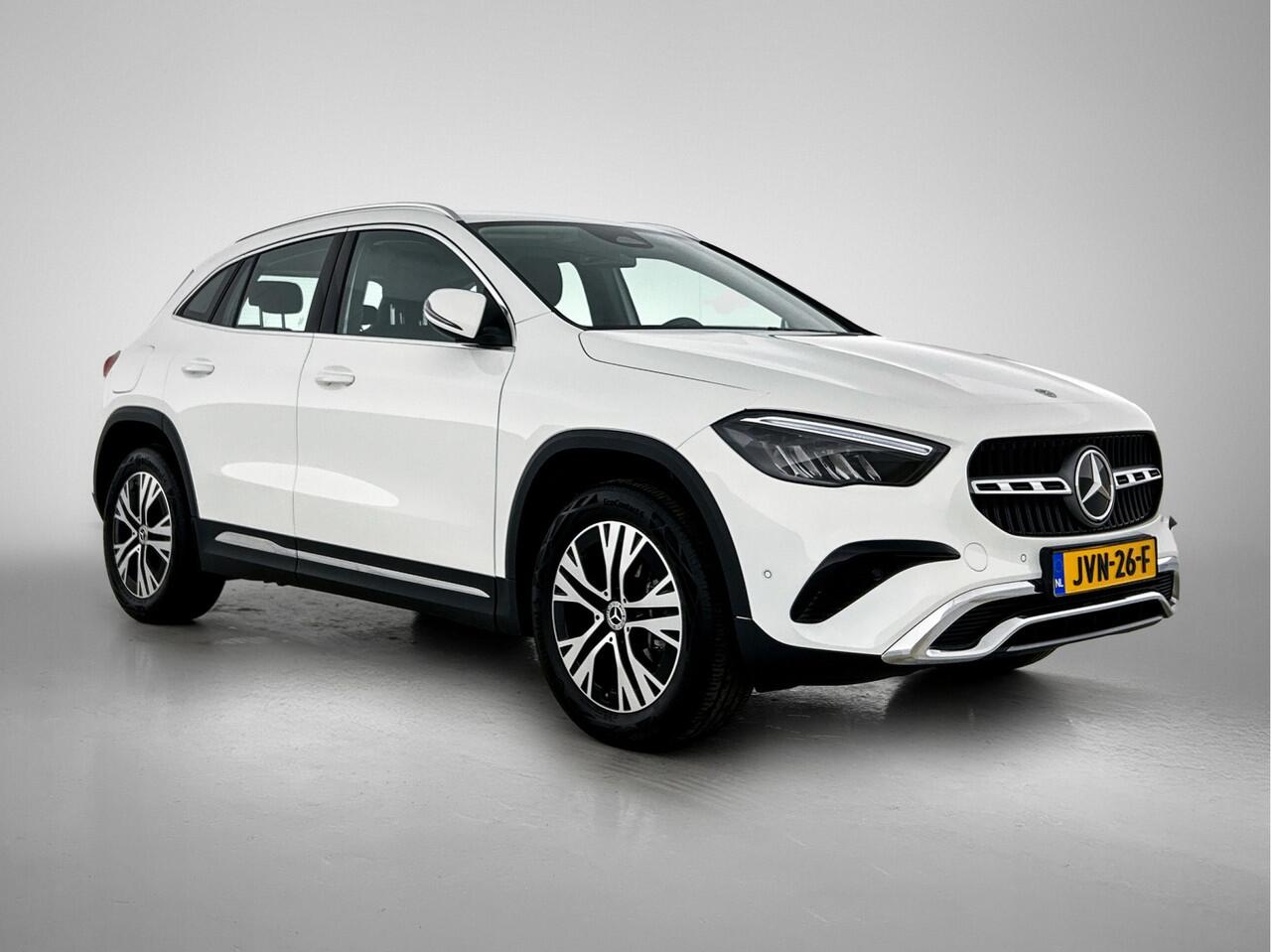 Mercedes-Benz GLA-KLASSE 250 e Plug-In Hybride | Trekhaak | CarPlay | Stoel- en Stuurverwarming | Parkeerpakket met Camera | LED | Inclusief 24 maanden Mercedes-Benz Certified garantie voor Europa.