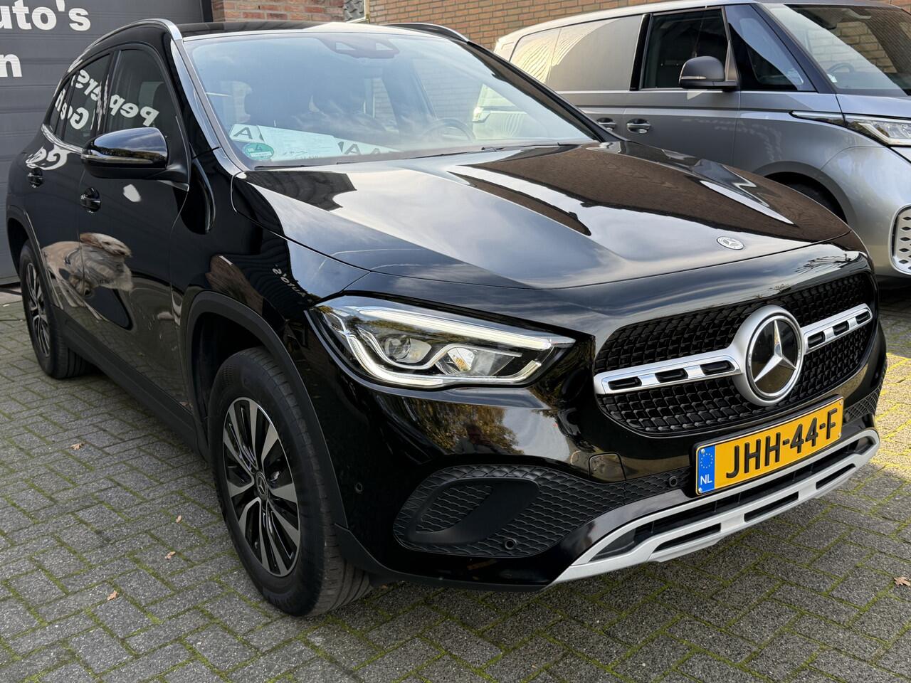Mercedes-Benz GLA-KLASSE 250 e AMG Line Plug in Hybrid 1e eigenaar Camera stoelverwarming Incl btw .