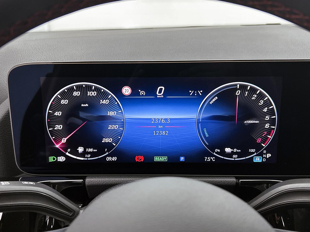 Mercedes-Benz GLA-KLASSE 250 e AMG Plug-In Hybride | AMG Line | Night Pakket | Sfeerverlichting | Stuur en Stoelverwarming |Easy-Pack Achterklep. Inclusief 24 maanden MB Certified garantie voor Europa.