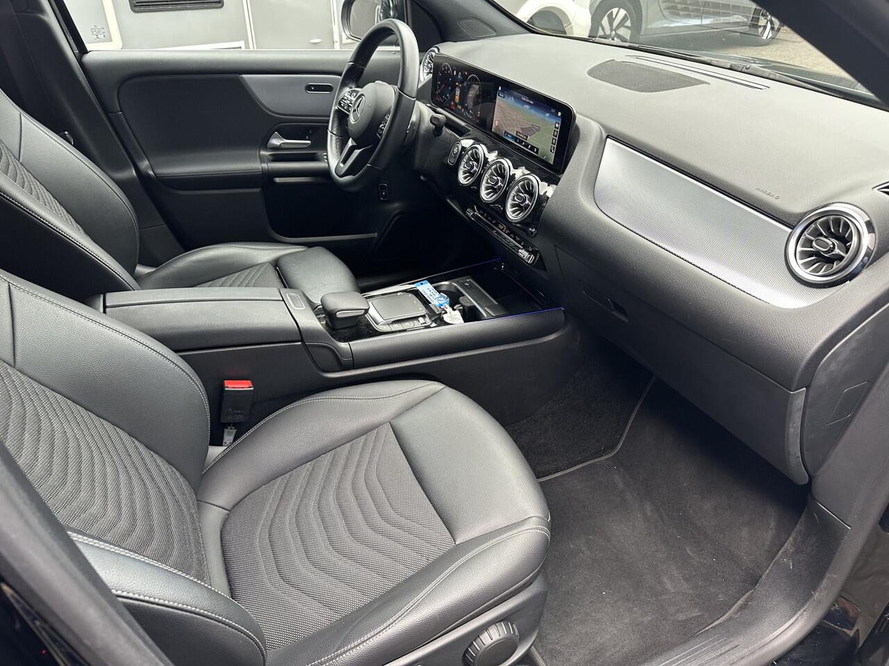 Mercedes-Benz GLA-KLASSE 250 e AMG Line Plug In Hybrid 1e Eigenaar Camera Stoelverwarming