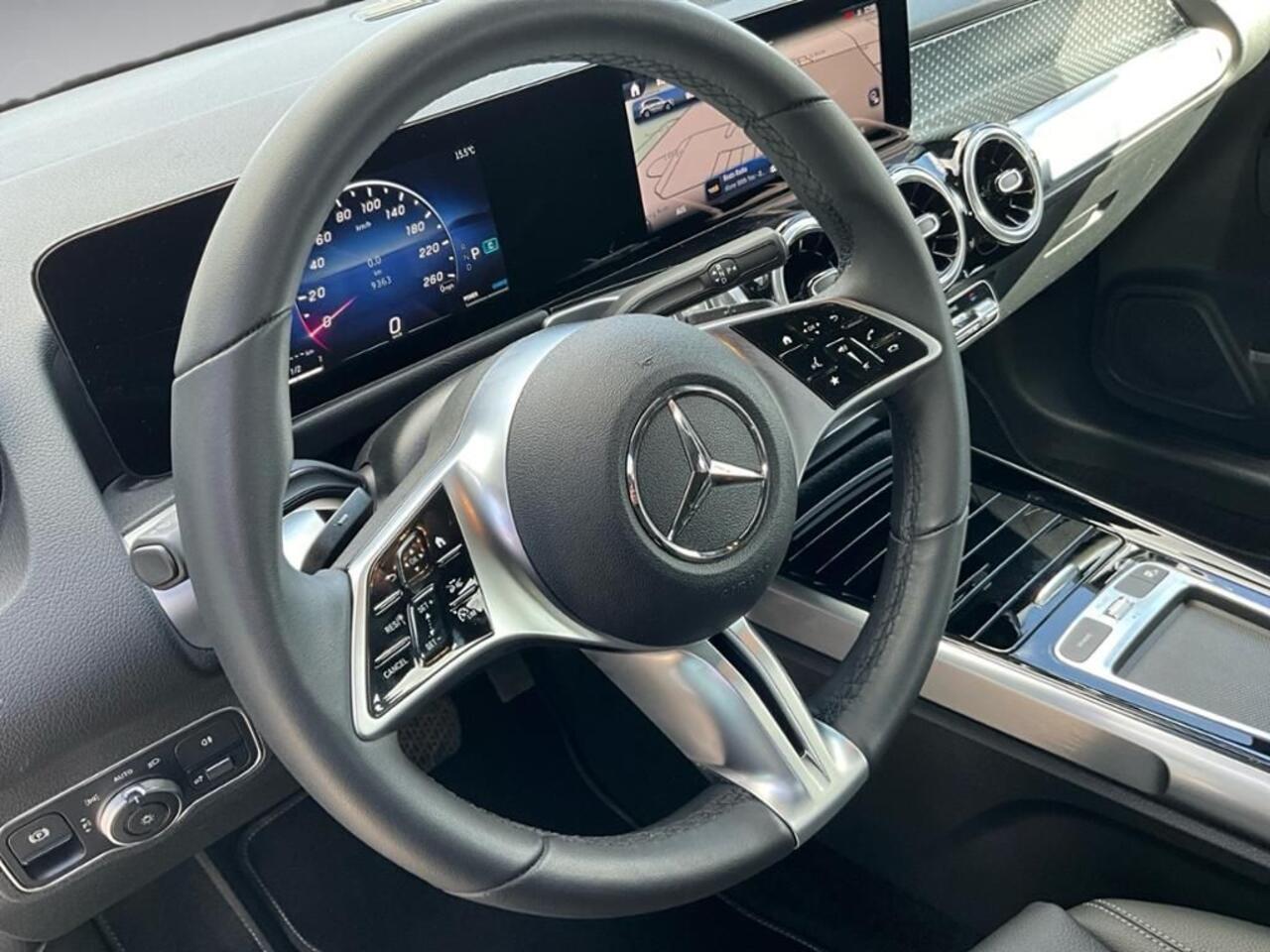 Mercedes-Benz GLB-Klasse 200 Edition 163 PK Automaat Distronic Camera LED Stoelverwarming 18 Inch MBUX Navigatie Premium