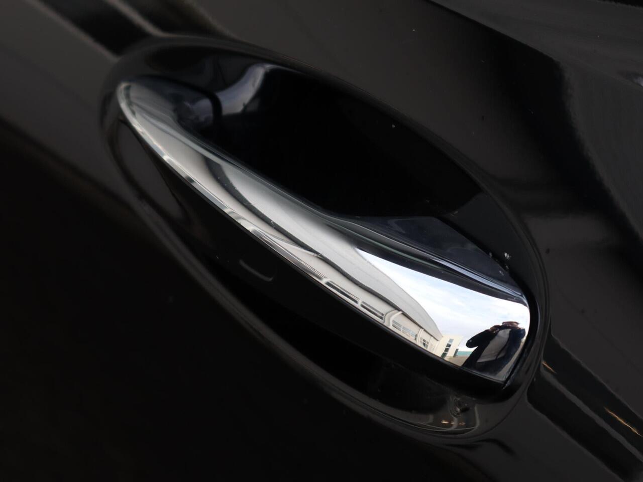 Mercedes-Benz GLB-Klasse 200 AMG line