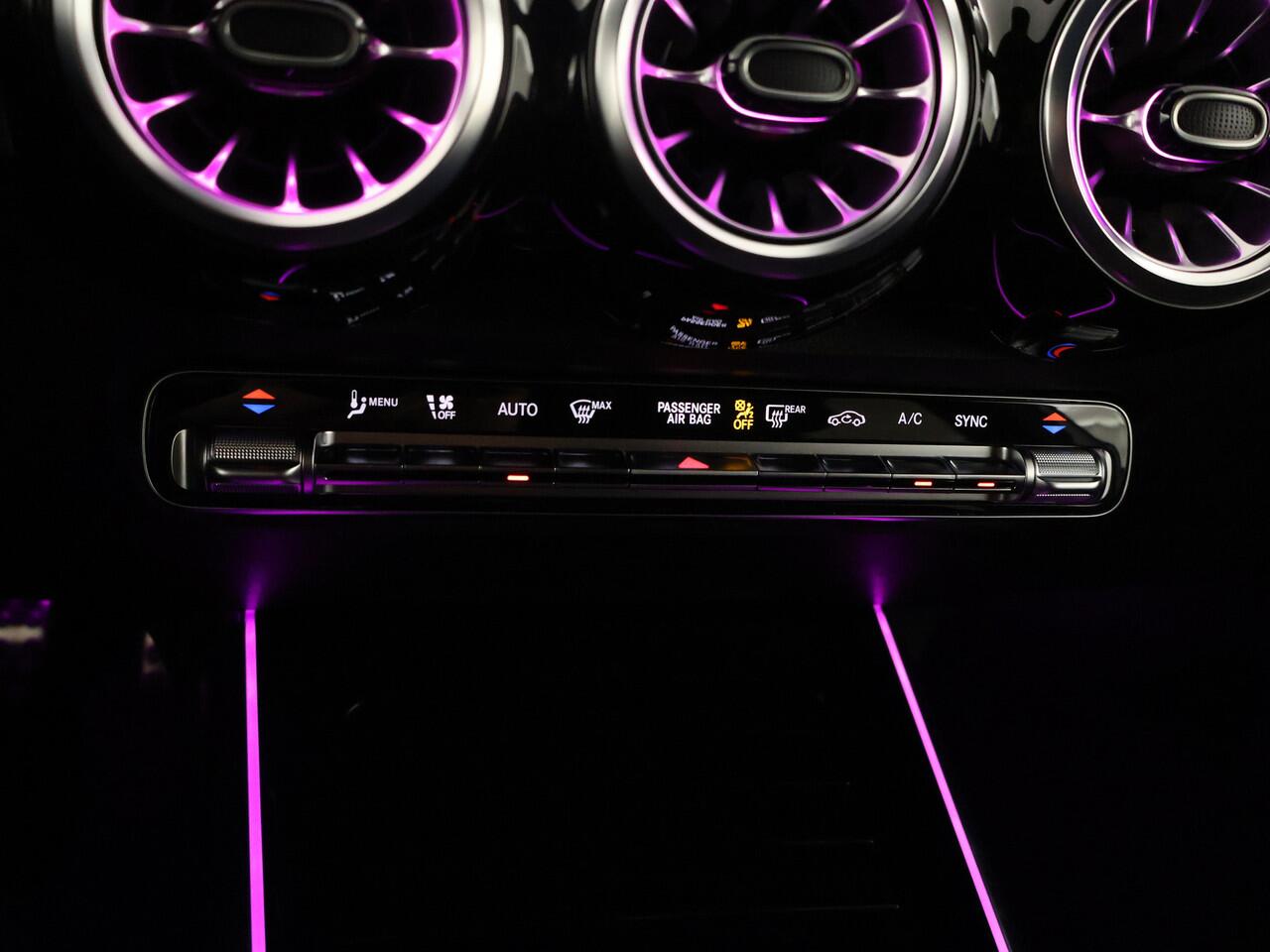 Mercedes-Benz GLB-Klasse 200 AMG-line 7persoons | Trekhaak | Nightpakket | Keyless-Go comfortpakket | Parkeerpakket met achteruitrijcamera | USB-pakket plus | Winter pakket | GUARD 360 ° Vehicle protection Plus | EASY PACK achterklep |