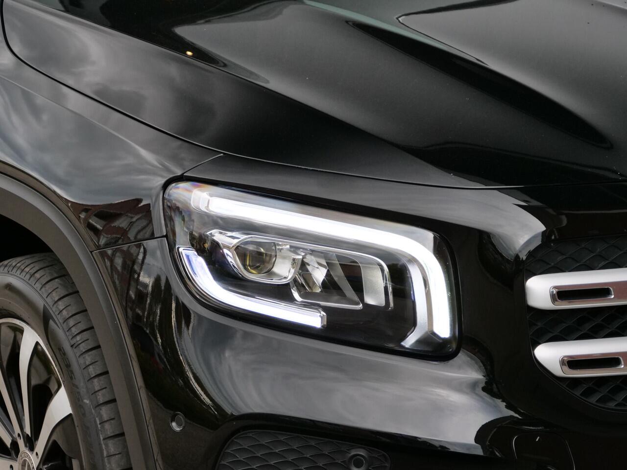 Mercedes-Benz GLB-Klasse 250 225pk Premium Plus Automaat Leder / Sfeerverlichting / Camera / Navigatie