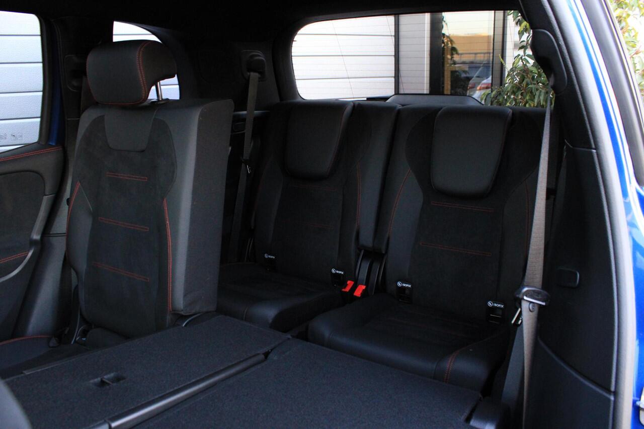 Mercedes-Benz GLB-Klasse 180 AMG 7 Persoons Facelift | Pano | Trekhaak | Multibeam LED | Keyless | Stoelverwarming | Spectraalblauw