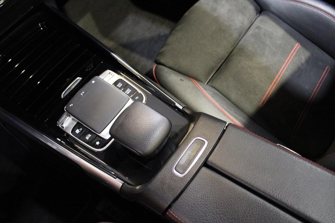 Mercedes-Benz GLB-Klasse 200 Panorama dak | Trekhaak