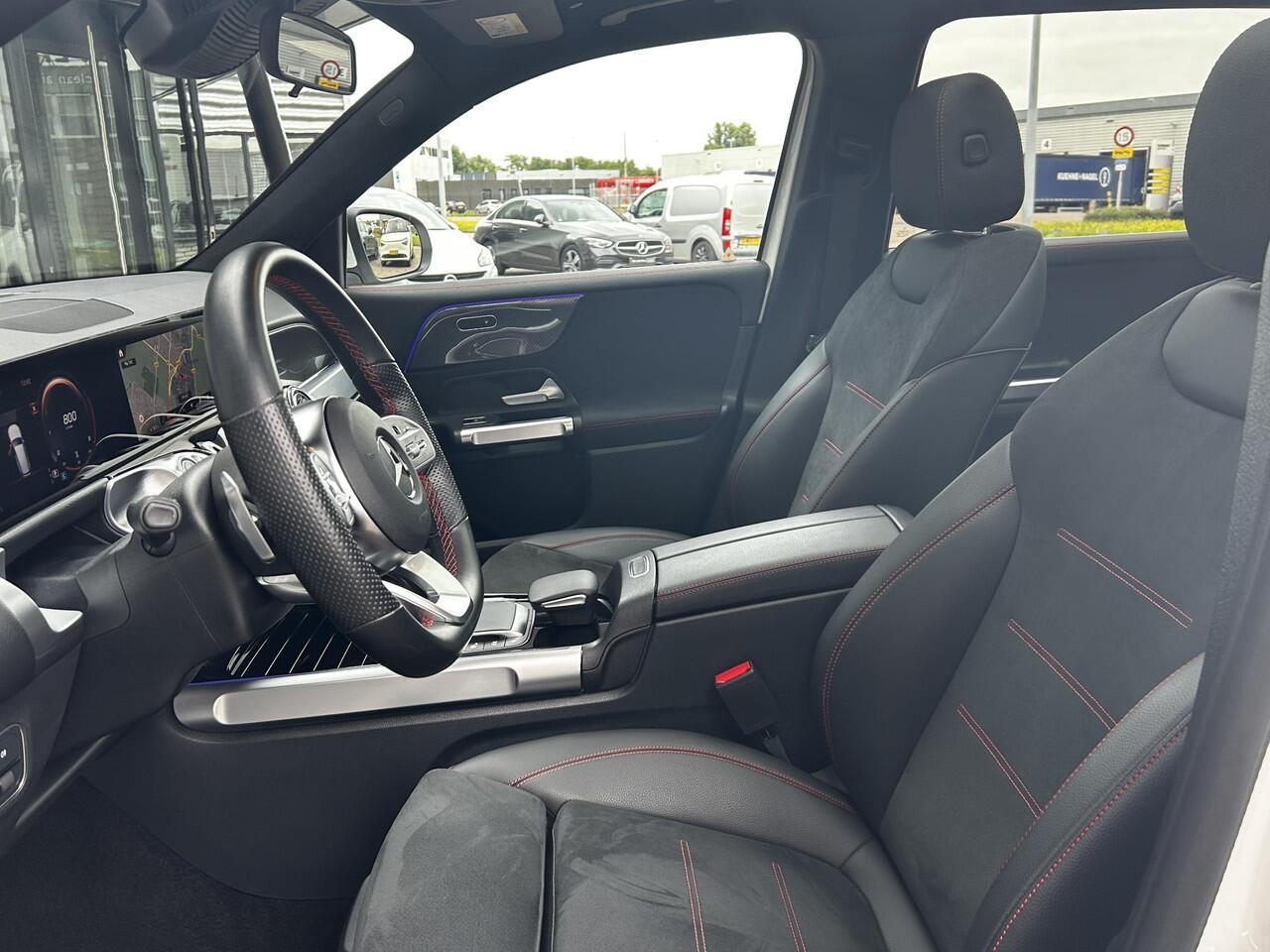 Mercedes-Benz GLB-Klasse 180 AMG Line | Panoramadak | Cruise Control | Stoelverwarming