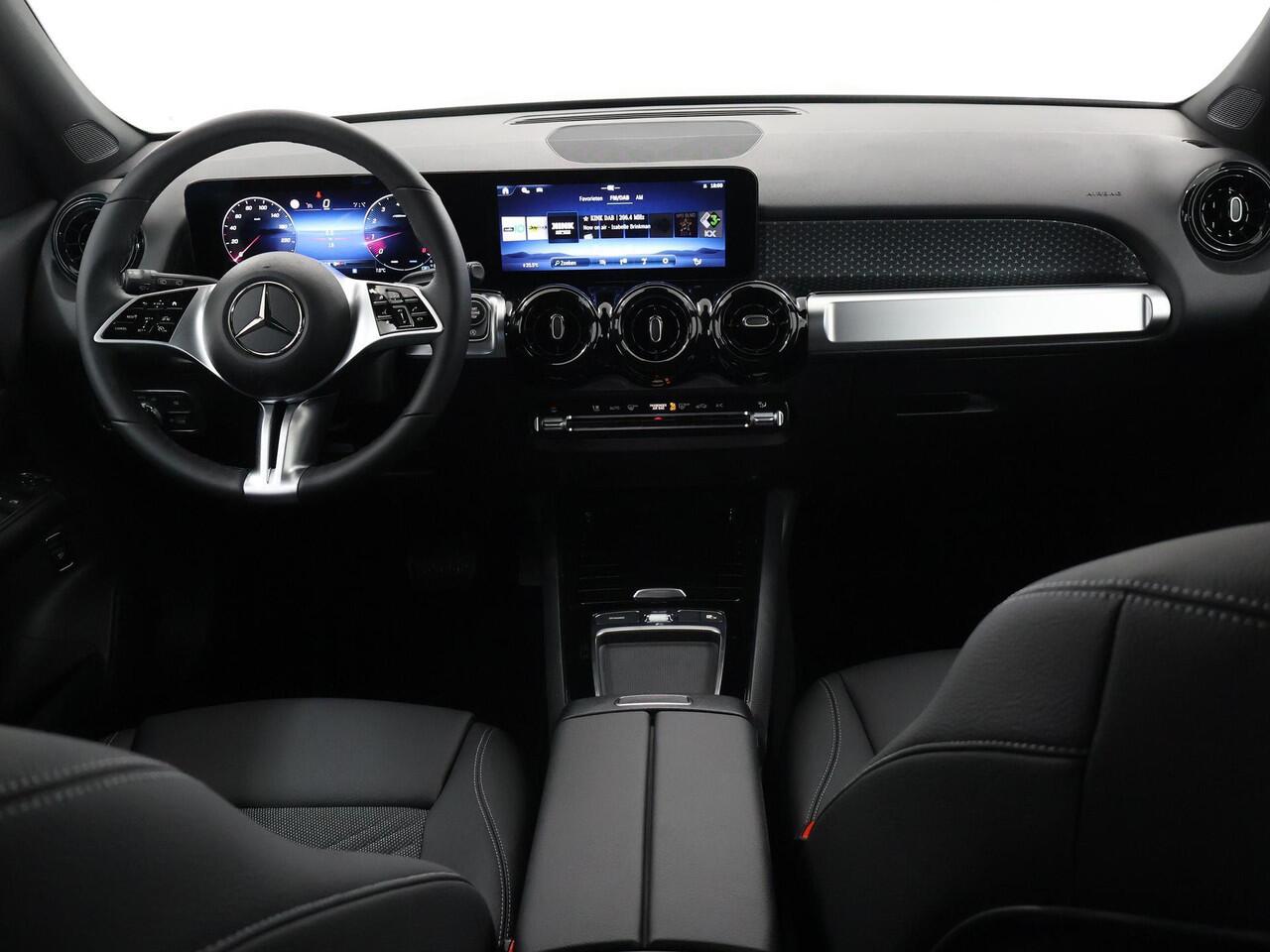 Mercedes-Benz GLB-Klasse 180 Business Solution | High-Performance LED | DAB+ Radio | Achteruitrijcamera | Stoelverwarming