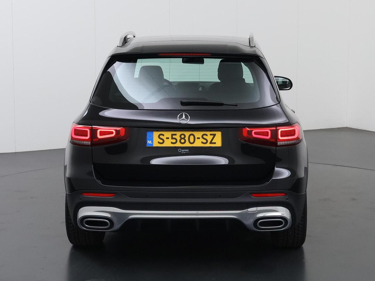 Mercedes-Benz GLB-Klasse 200 Premium Plus | AMG | Multibeam | 19" lichtmetalen velgen | Widescreen | Stoelverwarming |