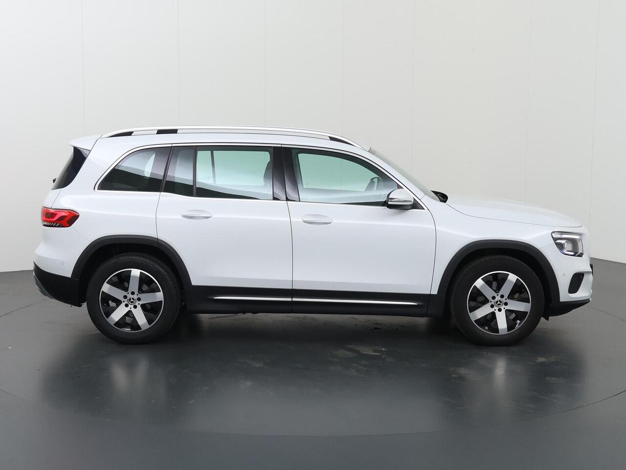 Mercedes-Benz GLB-Klasse 200 Business Solution Luxury | Achteruitrijcamera | Widescreen | Stoelverwarming | Sfeerverlichting |