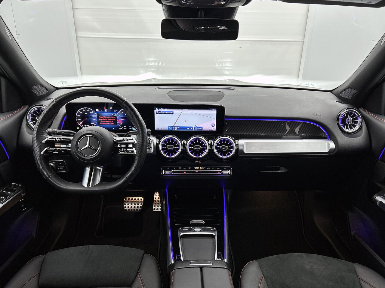 Mercedes-Benz GLB-Klasse 180 AMG 7-persoons | Trekhaak af fabriek | Nightpakket | Keyless-Go comfortpakket | Parkeerpakket met achteruitrijcamera | USB-pakket plus | GUARD 360 ° Vehicle protection Plus | EASY PACK achterklep |