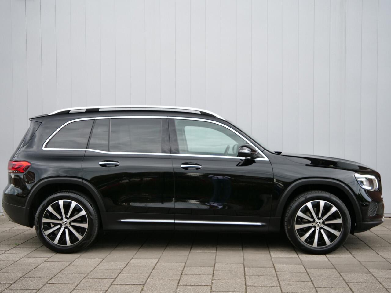 Mercedes-Benz GLB-Klasse 250 225pk Premium Plus Automaat Leder / Sfeerverlichting / Camera / Navigatie