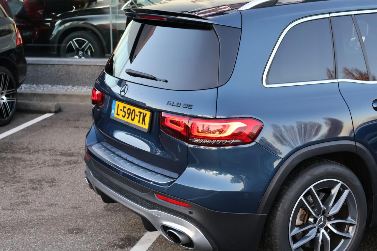 Mercedes-Benz GLB-Klasse AMG 35 4MATIC l 306 PK l MBUX l Camera l LED l Wegklapbare Trekhaak l PTS l Airconditioning l Dode hoek assistent l Spiegel pakket l Stoelverwarming l
