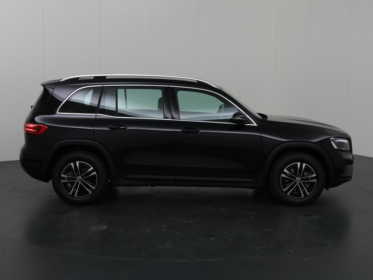 Mercedes-Benz GLB-Klasse 180 Business Solution | High-Performance LED | DAB+ Radio | Achteruitrijcamera | Stoelverwarming