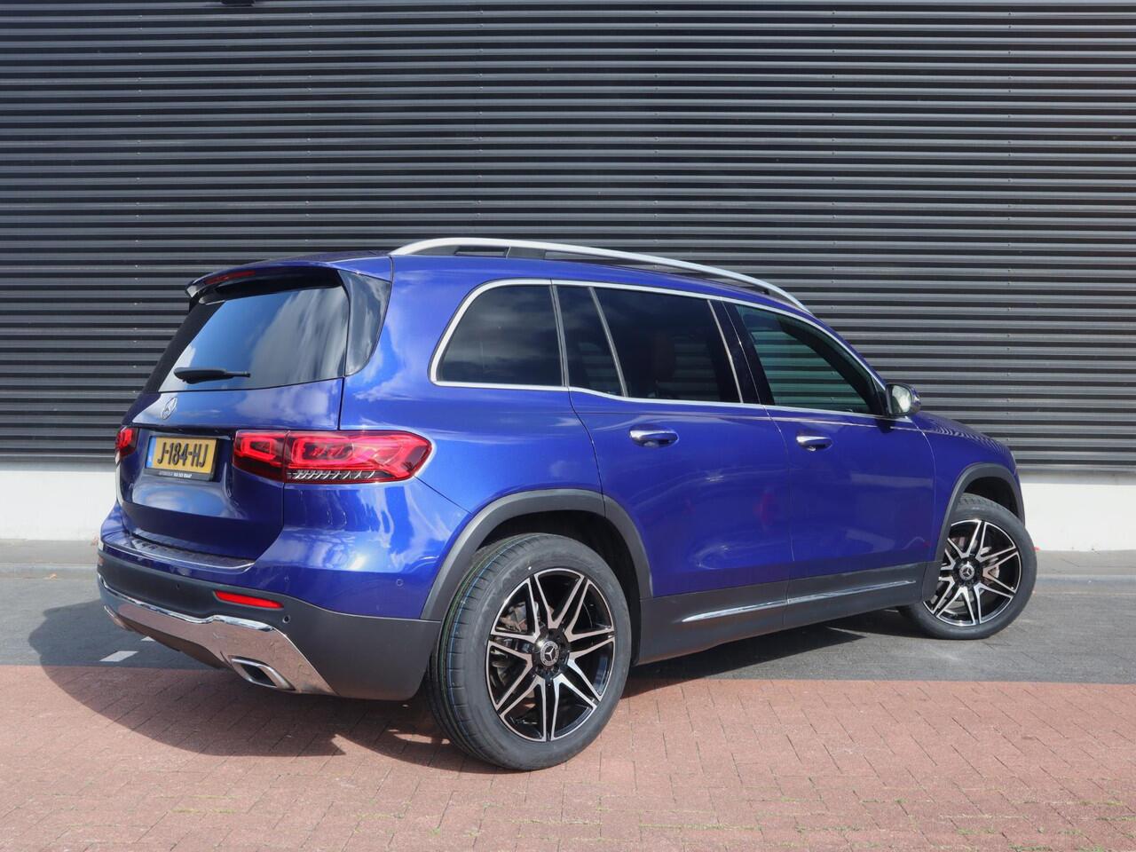 Mercedes-Benz GLB-Klasse 200 | Trekhaak | Clima | Cruise | Navi Full Map | Dealer onderhouden | Stof/Leder | LED | Comfortstoel+Verwarming | PDC V+A+Cam |