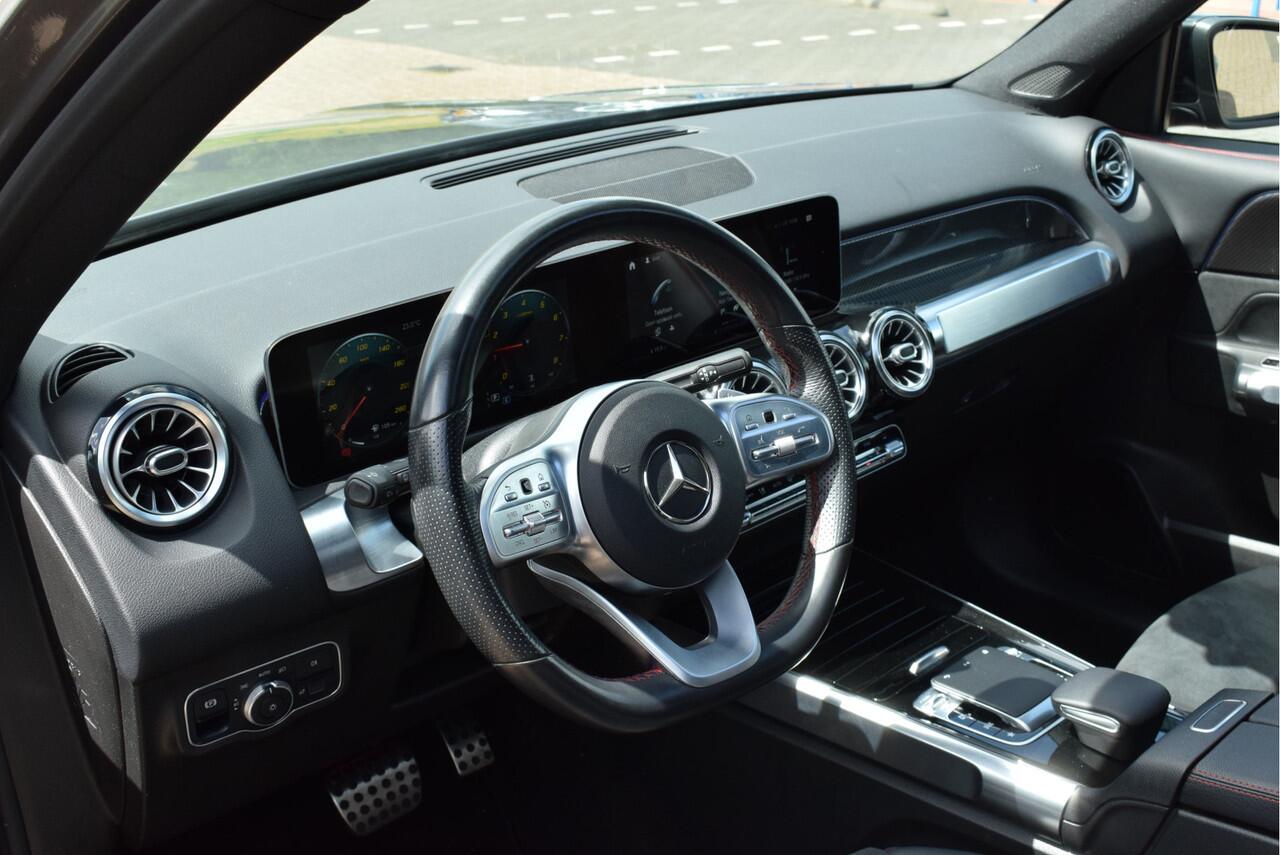Mercedes-Benz GLB-Klasse 250 4MATIC Premium Plus Trekhaak Panoramadak