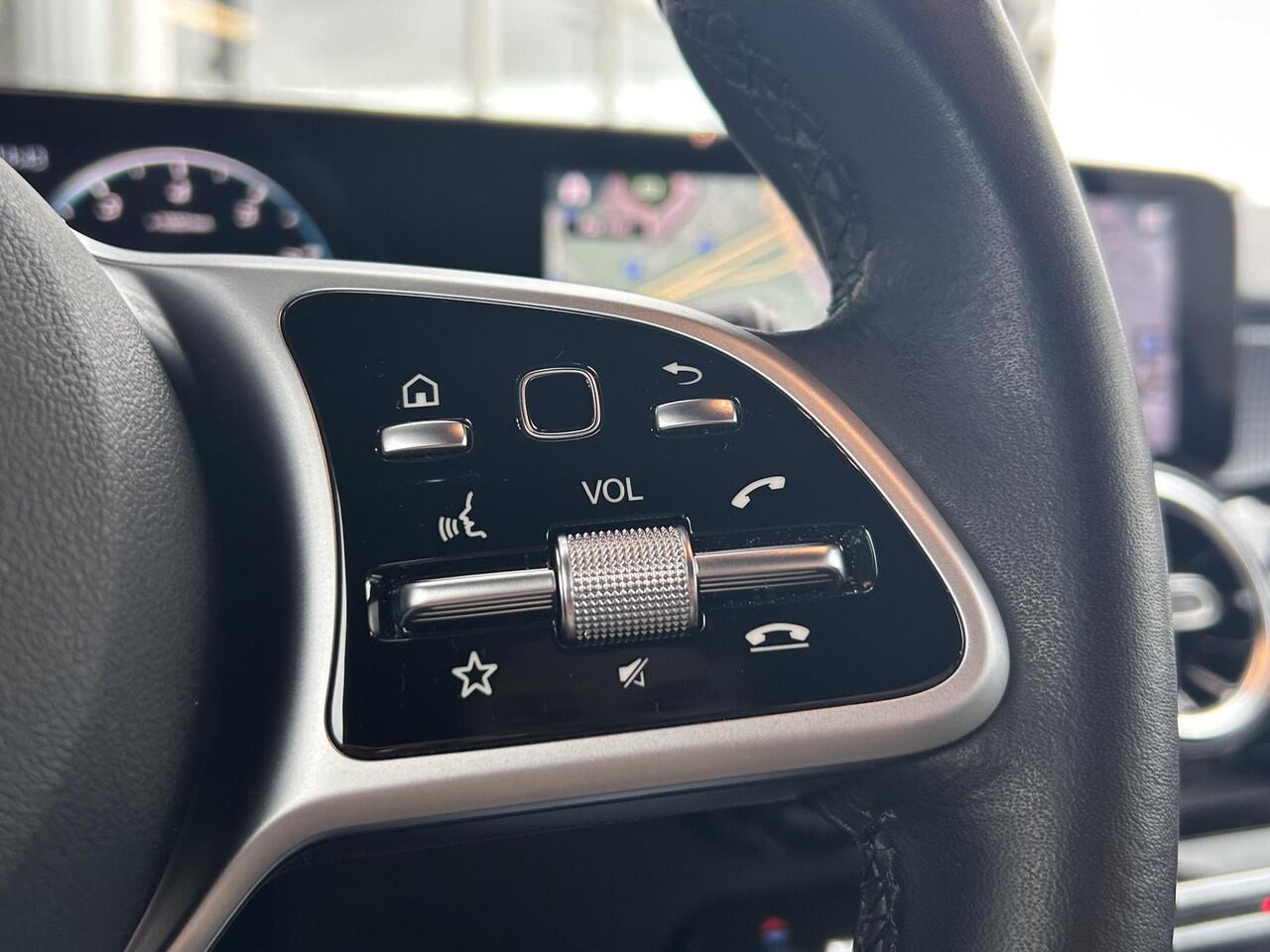 Mercedes-Benz GLB-Klasse 180 Luxury | Rijassistentie+ | Cruise Control | Stoelverwarming | Achteruitrijcamera