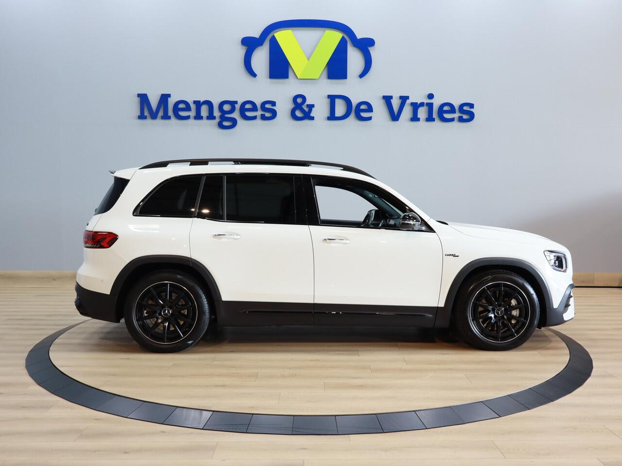 Mercedes-Benz GLB-Klasse AMG 35 4MATIC Premium Plus Airco ECC | Panorama | Memory | Trekhaak | Head Up | Sfeer | Burmester | Virtual | Adaptive Cruise | Isofix