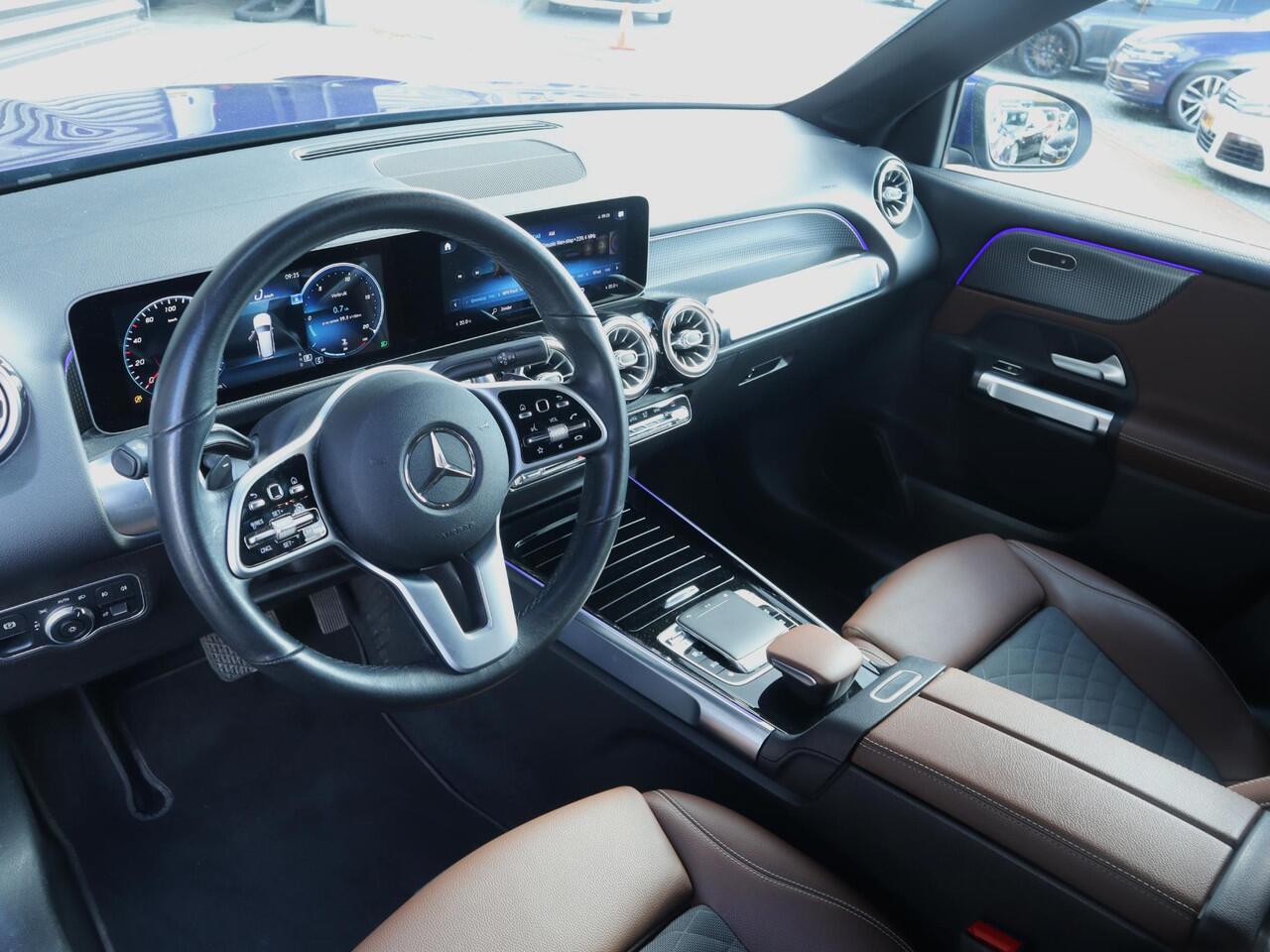 Mercedes-Benz GLB-Klasse 200 | Trekhaak | Clima | Cruise | Navi Full Map | Dealer onderhouden | Stof/Leder | LED | Comfortstoel+Verwarming | PDC V+A+Cam |