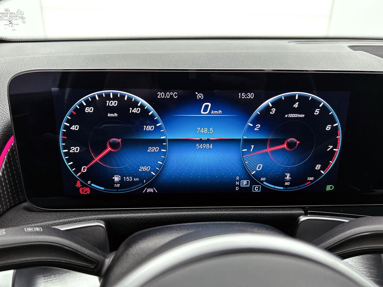 Mercedes-Benz GLB-Klasse 200 Business Solution Luxury | Trekhaak | Achteruitrijcamera | DAB | Elektrische achterklep | Sfeerverlichting | Inclusief 24 maanden MB Certified garantie voor Europa.