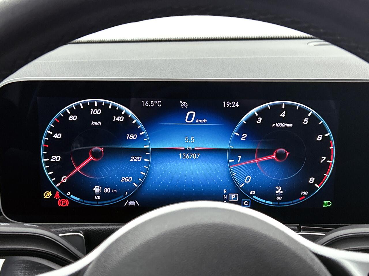 Mercedes-Benz GLB-Klasse 200 Progressive | Sfeerverlichting | LED | Alarm | Augmented Reality | Parkeerpakket met Camera | Inclusief 24 maanden Mercedes-Benz Certified garantie voor Europa.