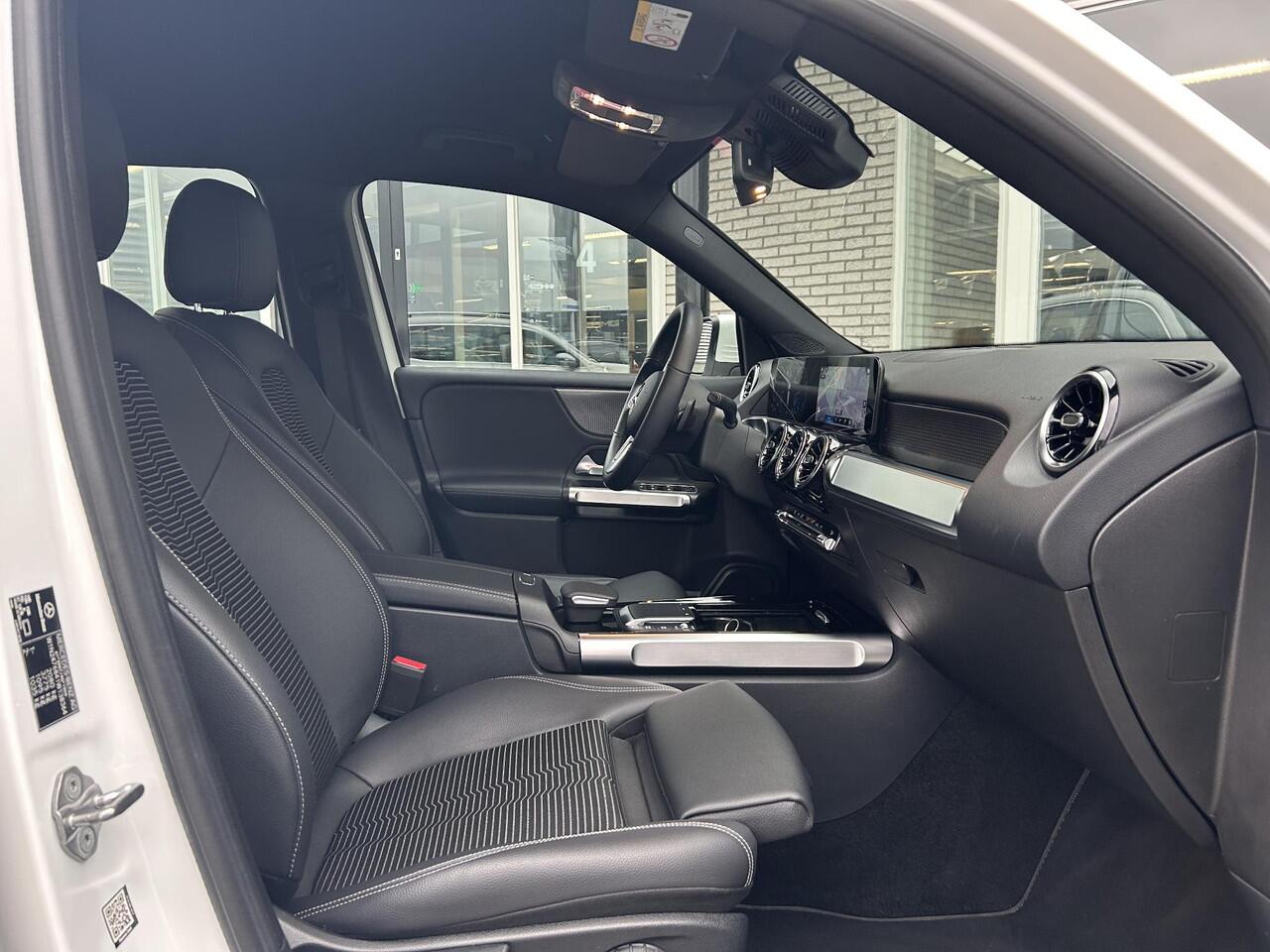 Mercedes-Benz GLB-Klasse 180 Luxury | Rijassistentie+ | Cruise Control | Stoelverwarming | Achteruitrijcamera