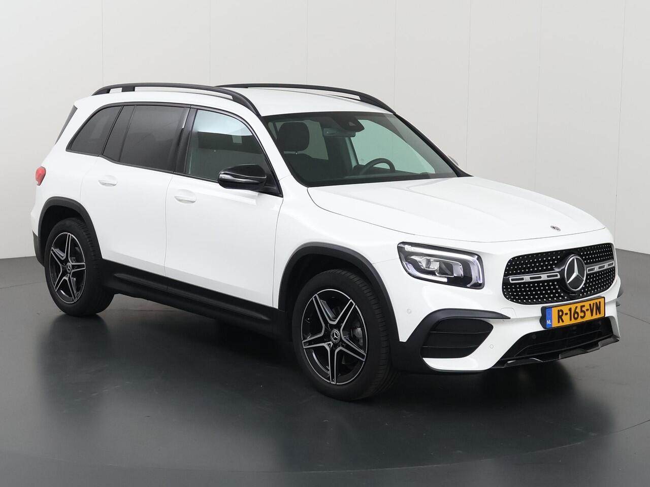 Mercedes-Benz GLB-Klasse 180 AMG Line | Night | Widescreen | Stoelverwarming | Achteruitrijcamera | Sfeerverlichting