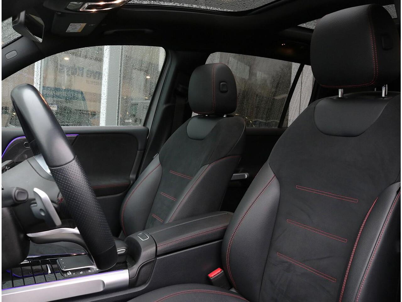 Mercedes-Benz GLB-Klasse 180 AMG Line 7p. Distronic | Panoramadak