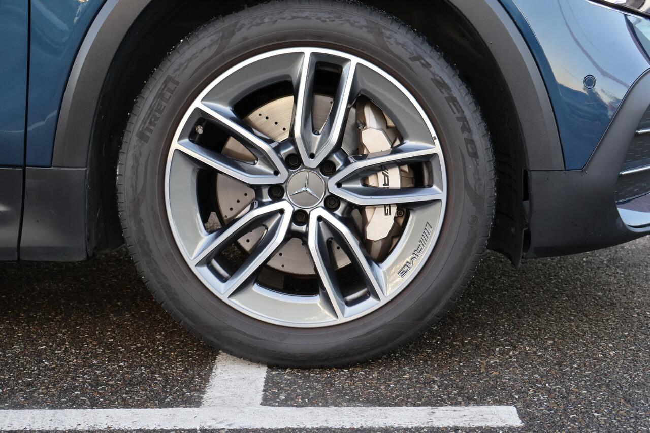 Mercedes-Benz GLB-Klasse AMG 35 4MATIC l 306 PK l MBUX l Camera l LED l Wegklapbare Trekhaak l PTS l Airconditioning l Dode hoek assistent l Spiegel pakket l Stoelverwarming l