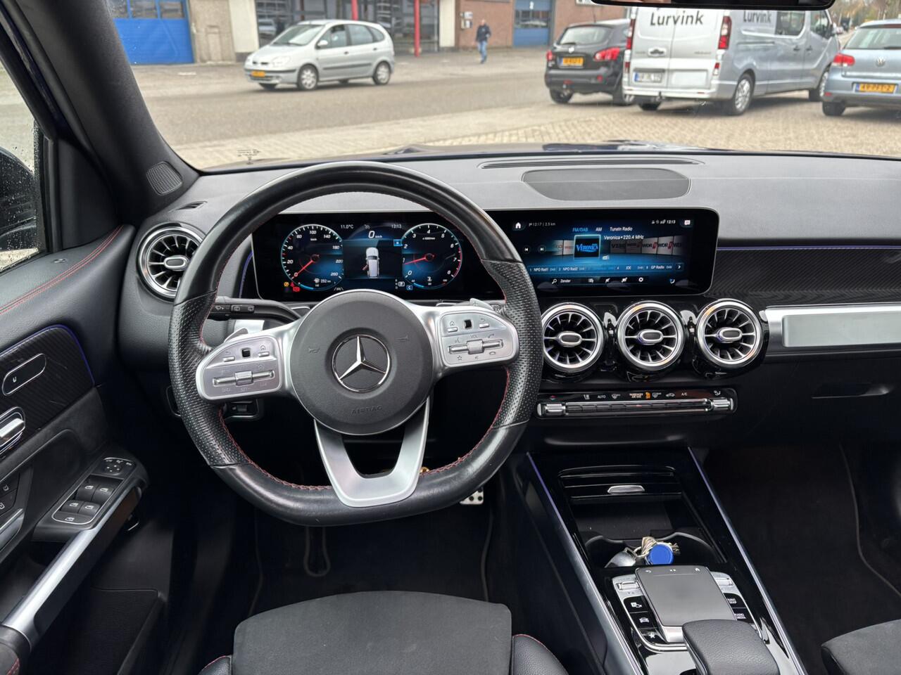 Mercedes-Benz GLB-Klasse 200 Premium Plus AMG / Stoelverwarming / Androidauto/Applecarplay / Schuifkanteldak / Camera / AMG /