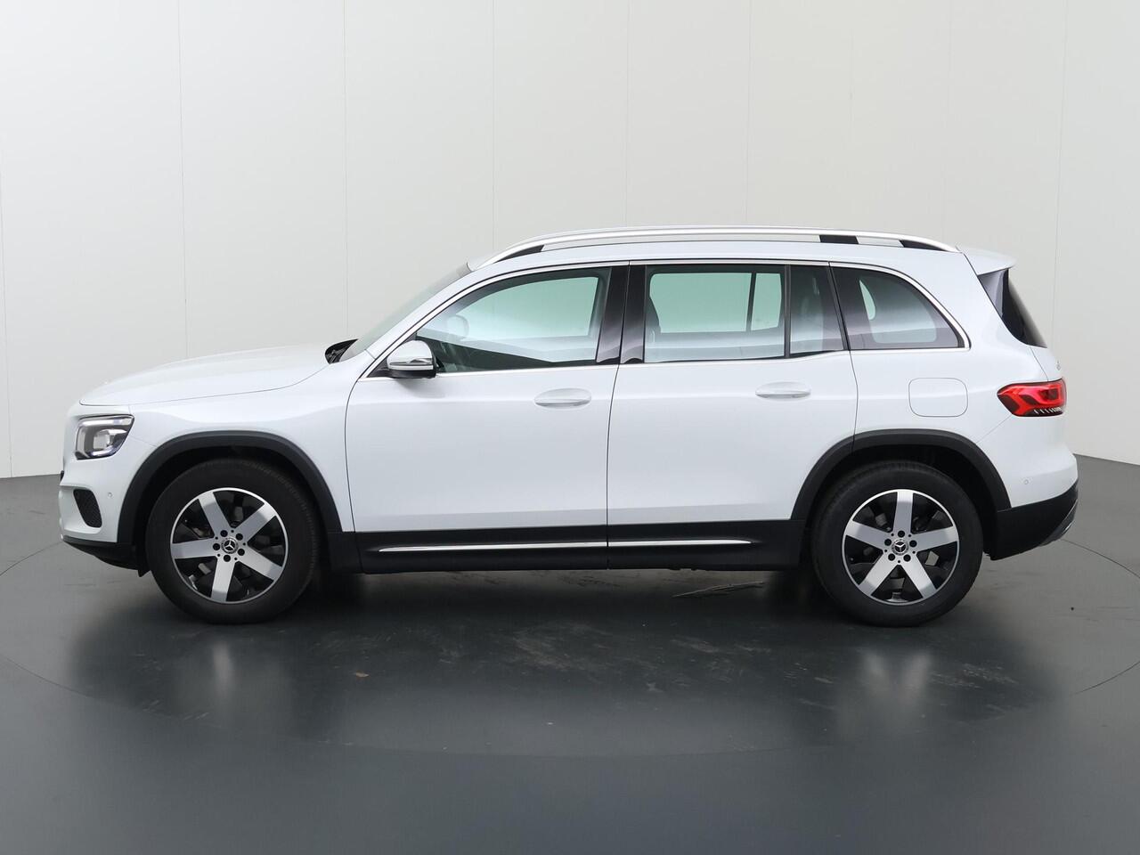 Mercedes-Benz GLB-Klasse 200 Business Solution Luxury | Achteruitrijcamera | Widescreen | Stoelverwarming | Sfeerverlichting |